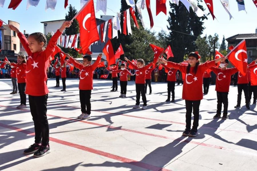 Dazkırı’da Cumhuriyet Bayramı coşkuyla kutlandı