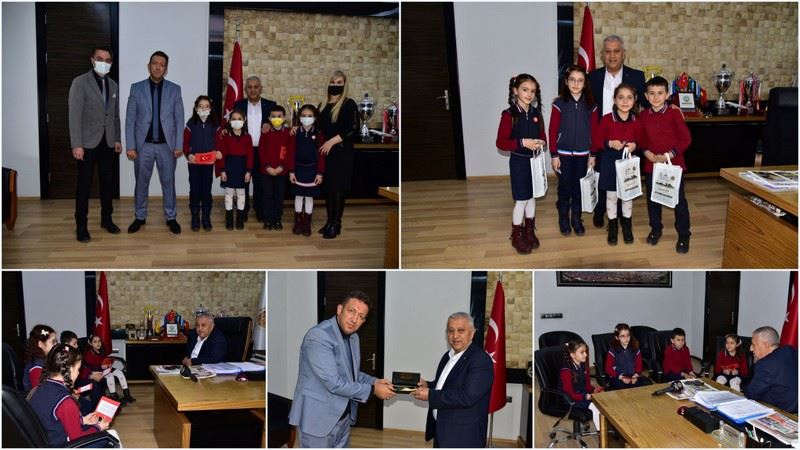 Zeybek Başkan minik öğrencilerle röportaj yaptı