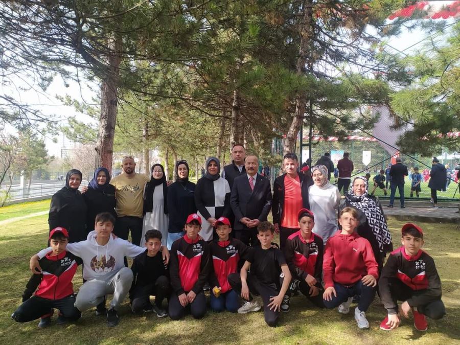 Taytak Afyon futbol takımını yalnız bırakmadı