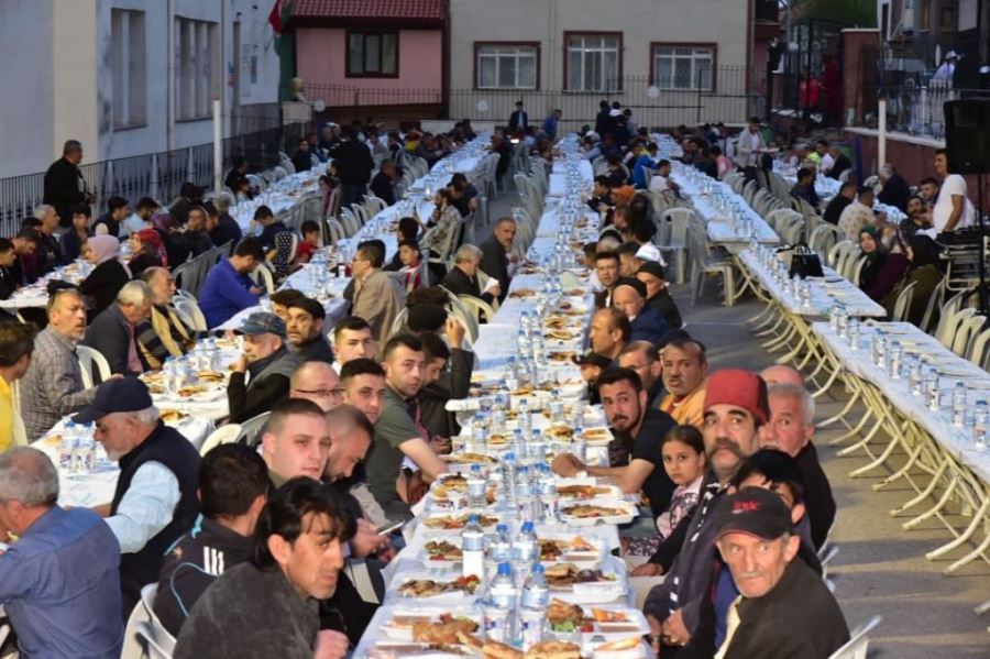 Başkan Zeybek müjdeyi iftar sofrasında verdi