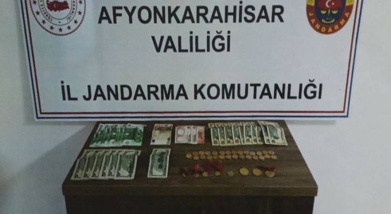 Hırsız kameralara yakalandı