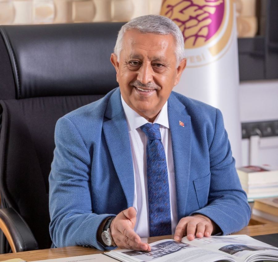 Başkan Zeybek: “Basın çalışanlarına destek olmaya devam edeceğim”