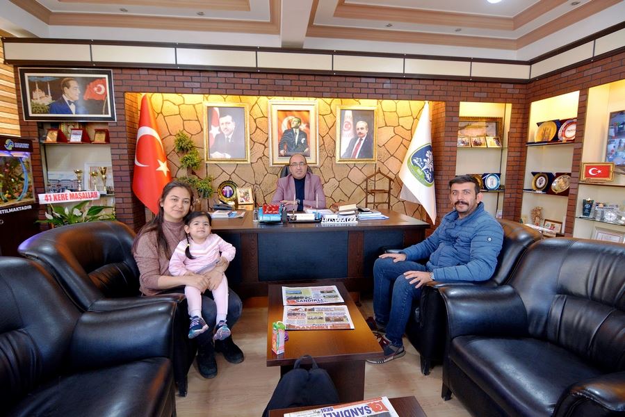 Başkan Dr. Mustafa Çöl Azra bebek ve ailesini ağırladı