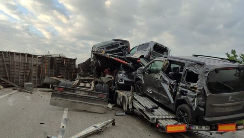 Afyonkarahisar-Konya yolu kaza nedeniyle trafiğe kapatıldı