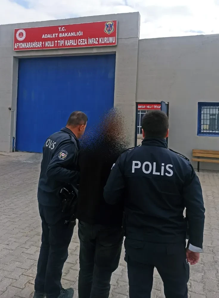 Afyonkarahisar Polisi Aranan Şahsı Yakaladı  