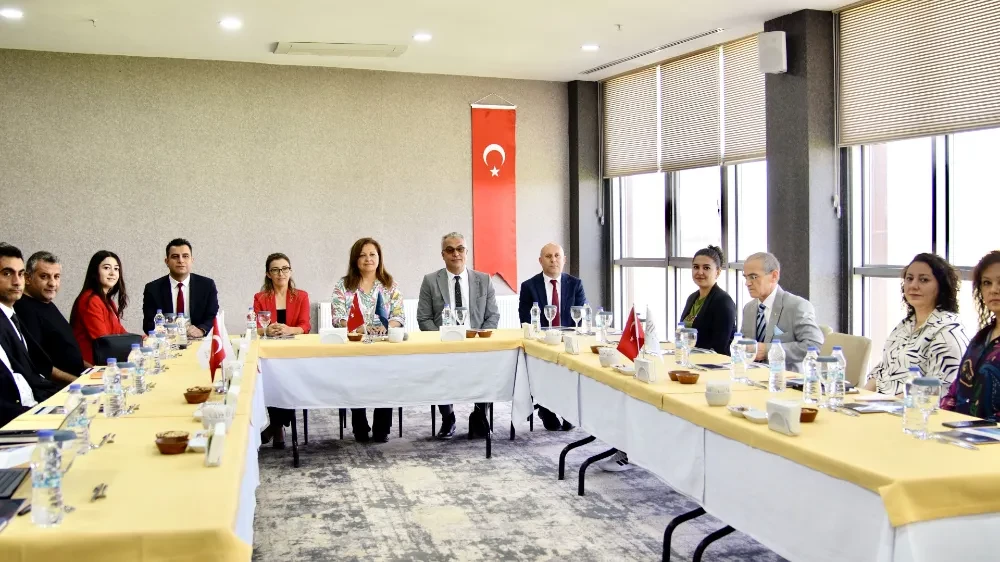 Belediye Başkan Yardımcıları ve Özel Kalem’e Önemli Eğitim