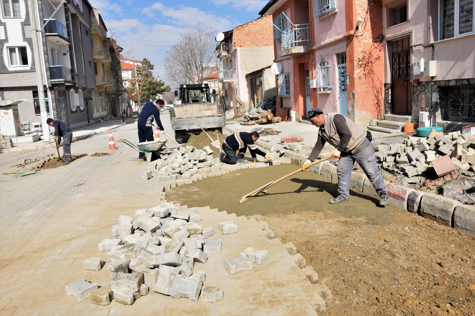 Çay?da yol tamirat çalışmaları başladı